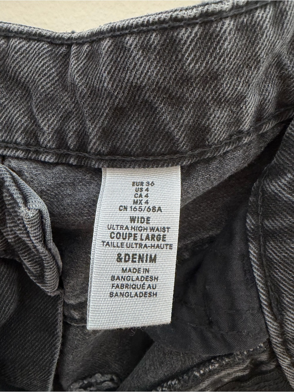 H&M Women's Straight-Leg Jeans in Washed Black - Picture 4 of 4
